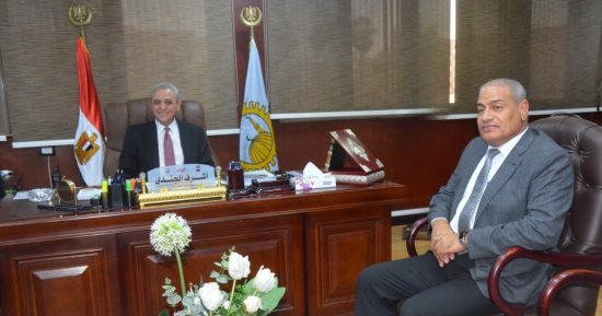 محافظ الغربية يعقد اجتماعا مع رئيس شركة جنوب الدلتا لتوزيع الكهرباء