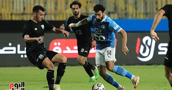 30 دقيقة.. استمرار التعادل السلبى بين بيراميدز وزد فى نهائى كأس مصر