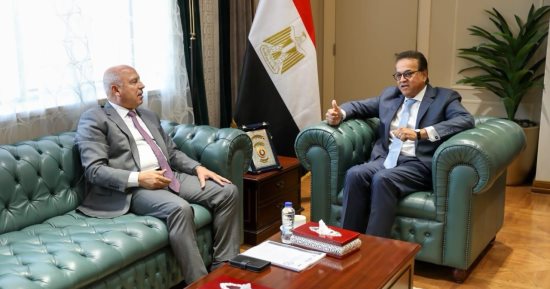 خالد عبد الغفار يبحث مع كامل الوزير سبل توطين صناعة الدواء فى مصر 