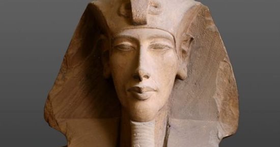 مقتنيات المتحف المصرى.. تمثال الملك إخناتون