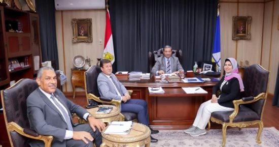 محافظ دمياط يجرى مقابلات شخصية للمتقدمين لوظائف رؤساء ونواب وحدات محلية 