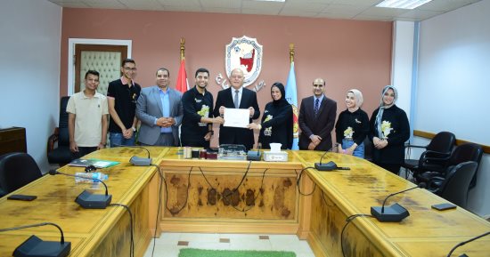 فريق جامعة سوهاج يفوز في مسابقة Enactus بمشروع استخراج الكولاجين من قشر السمك
