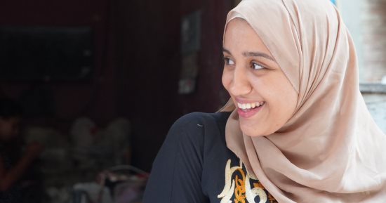 الإيد الشقيانة كسبانة.. "فرح" أجدع بنات حلوان حصلت على الشهادة والصنعة
