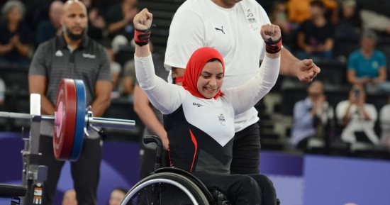 وزير الرياضة يهنئ رحاب أحمد بذهبية رفع الأثقال في دورة الألعاب البارالمبية باريس