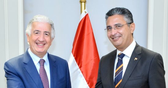 وزارة التموين: تدبير الاعتمادات اللازمة لشراء سلع القمح والسكر والزيوت