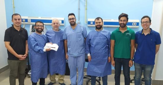 استخراج شوكة طعام معدنية من تجويف معدة مريضة بمستشفيات جامعة طنطا بالمنظار
