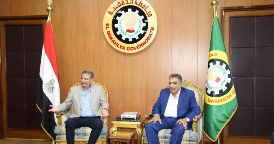 ‫وزير الزراعة فى جولة بالدقهلية للاحتفال بعيد الفلاح