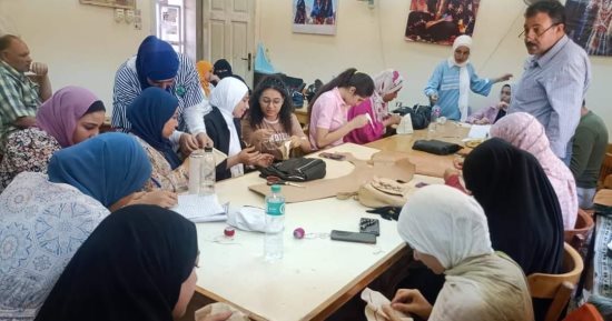 جامعة حلوان تطلق دورة متخصصة فى فن الجلد الطبيعى لطلابها