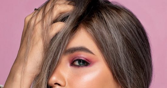 4 خطوات هتساعدك تحافظى على مكياجك فى الحر.. عشان مايتلطخش ويبقع 