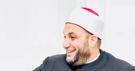 بعد انقطاع 54 شهراً أحمد تركي يعلن صدور قرار وزير الأوقاف يسمح بصعوده المنابر