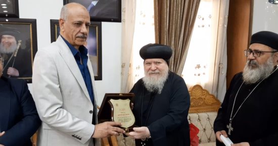 محو الأمية بسوهاج يحتفل بتحرر 72 مواطنا من الأمية فى بمطرانية الأقباط الأرثوذكس
