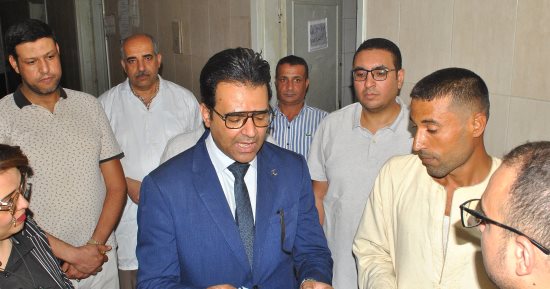 وكيل صحة سوهاج يتفقد مستشفى دار السلام ويشيد بأداء الفريق الطبى.. صور