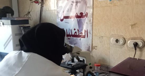 الكشف على 946 حالة فى قافلة طبية مجانية بنجع حمادى ضمن "حياة كريمة"