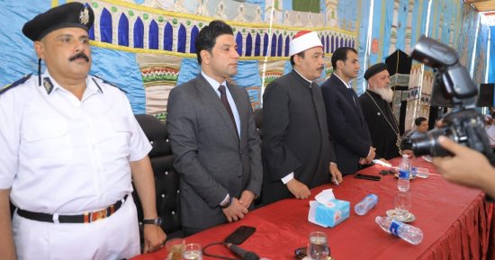 نائب محافظ سوهاج يشهد مراسم صلح عائلتى "عميرة" و "الجحش" بقرية ونينة الغربية