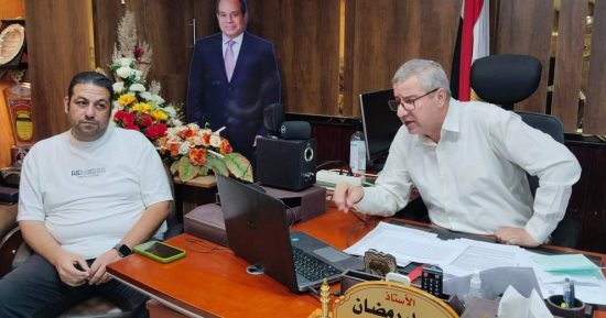 مدير "تعليم دمياط" يوجه بسرعة إنهاء إجراءات ندب المعلمين بالمدارس لسد العجز