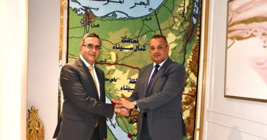 محافظ جنوب سيناء يبحث توقيع اتفاقيات للتآخي بين المحافظة وإحدى المقاطعات الهندية