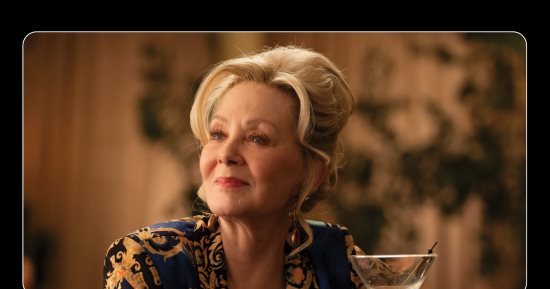 جين سمارت تفوز بجائزة إيمي لأفضل ممثلة رئيسية في مسلسل كوميدي