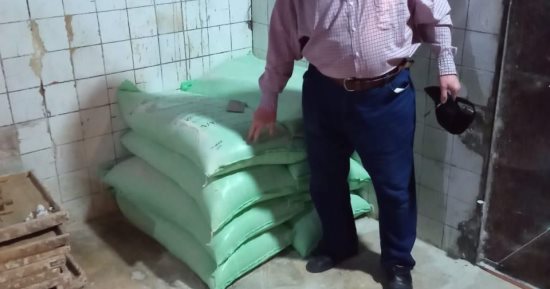 ضبط شكائر أرز منتهية الصلاحية ودقيق مدعم معاد تدويره خلال حملات تموينية بالجيزة