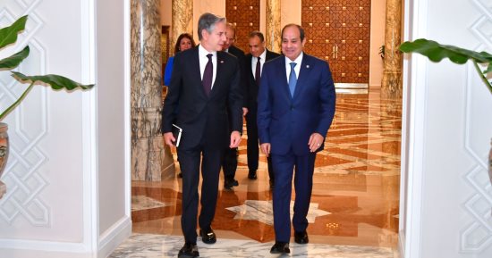 الرئيس السيسى يشدد على ضرورة وقف الانتهاكات الإسرائيلية وعدم مواصلة التصعيد ضد الفلسطينيين.. ويؤكد لوزير الخارجية الأمريكى: نرفض محاولات توسعة نطاق الصراع ونؤكد دعمنا للبنان فى مواجهة الهجوم السيبرانى 