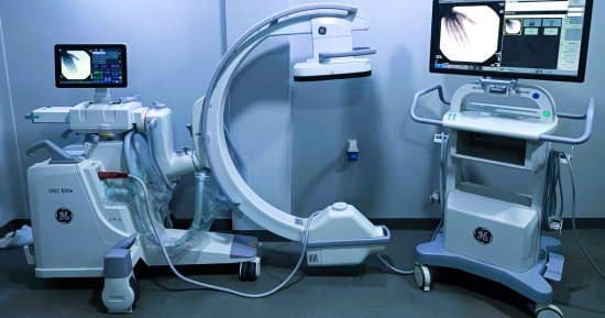 تركيب وتشغيل جهاز أشعة " C-arm " الخاص بجراحات العظام بمستشفى مطروح العام