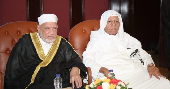 أحمد عمر هاشم: نقابة الأشراف تدعو إلى الله وتنشر سيرة الرسول أشرف الخلق.. صور