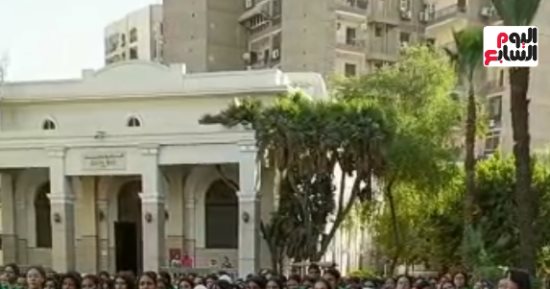 تفاصيل إعلان قوائم الطلاب وتوزيعهم على الفصول استعدادا للعام الدراسى.. فيديو