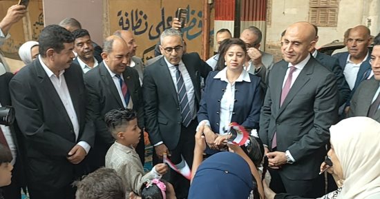 وزير التربية والتعليم يتابع انطلاق العام الدراسى الجديد فى 12 مدرسة بسوهاج