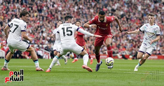 ليفربول يسحق بورنموث بثلاثية ويتصدر ترتيب الدورى الإنجليزى