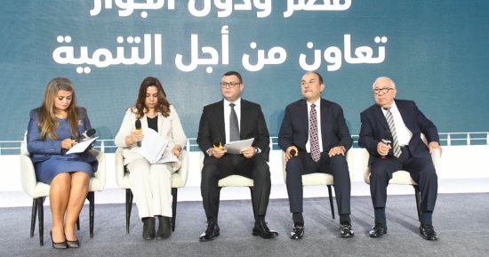وزير الإسكان: المشروعات القومية أهلت شركات المقاولات المصرية للمنافسة العالمية  