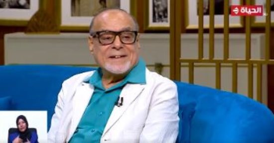 أحمد نبيل باكيا: "تعرضت لأزمة وربنا رضاني بصلاة الفجر"