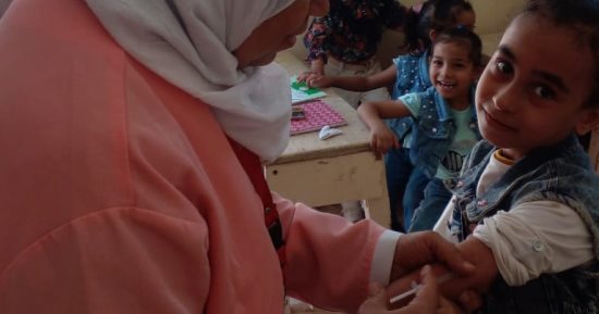 انطلاق حملات لتطعيم تلاميذ المدارس بالشرقية ضد الالتهاب السحائي