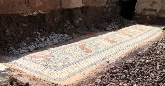تضم 12 هيكلا عظميا.. اكتشاف مقبرة غامضة لمصارع رومانى عمرها 1800عام بتركيا