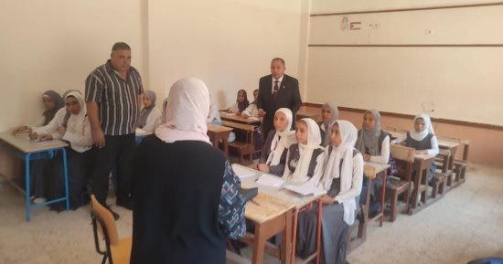 إحالة مديرة مدرسة و17 معلما فى بورسعيد للتحقيق لتقصيرهم بالعمل