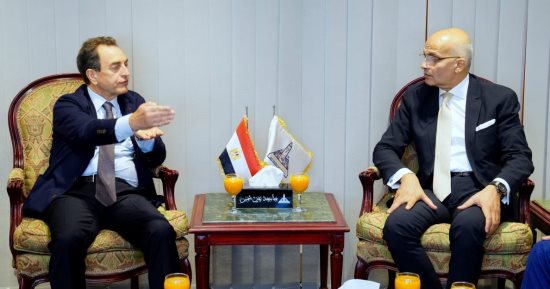 رئيس جامعة عين شمس يستقبل السفير الفرنسى لبحث سبل التعاون
