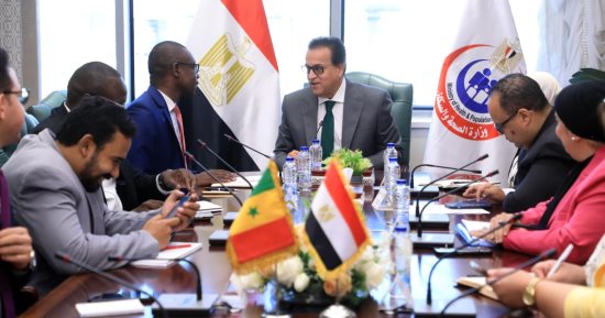 وزير الصحة يستقبل السفير السنغالى لبحث تعزيز التعاون بين البلدين