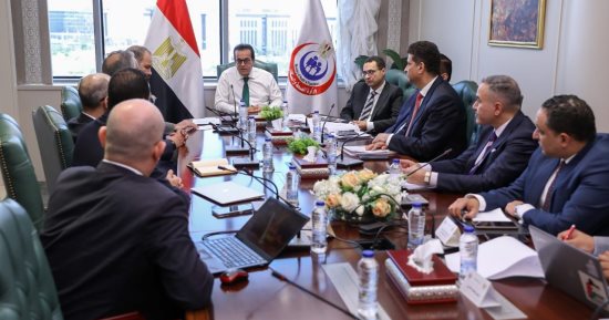 وزير الصحة يعقد اجتماعًا لمتابعة مستجدات العمل بمنظومة ميكنة المنشآت الطبية وتراخيص مزاولة المهنة