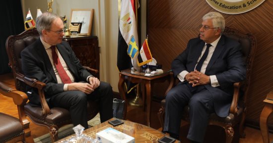 وزير التعليم العالى يستقبل سفير السويد لبحث سُبل تعزيز التعاون المشترك