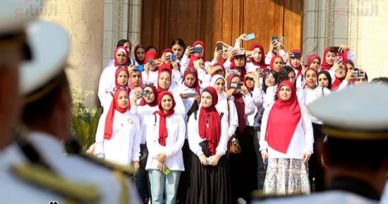 قالوا إيه ومنسى دا الأسطورة.. إبداع فريق كورال جامعة القاهرة فى أول يوم دراسة