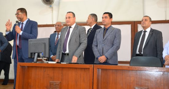 رئيس جامعة الإسكندرية يتفقد انتظام الدراسة في أول أيام العام الجامعي