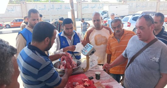 حياة كريمة تطلق منافذ لبيع اللحوم بأسعار مخفضة فى محافظة الإسماعيلية.. 310 جنيهات سعر كيلو اللحوم البلدية و210 للمستوردة.. وإقبال كبير على المنافذ والأهالى يوجهون الشكر لمبادرة حياة كريمة.. فيديو وصور