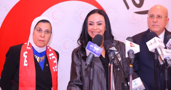 تحت رعاية قرينة رئيس الجمهورية.. وزيرة التضامن تطلق مبادرة الهلال الأحمر المصرى "بإيديك تنقذى حياة" لرفع وعى الرائدات الاجتماعيات بالإسعافات الأولية.. ومايا مرسى: نستهدف وجود مسعف فى المدارس والأندية
