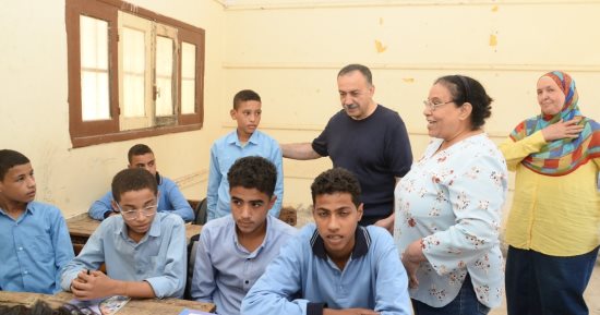 محافظ أسيوط يتفقد عددا من المدارس لمتابعة انتظام العملية التعليمية