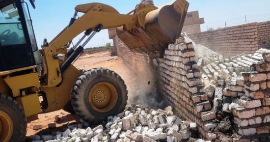 إزالة 11 حالة تعد على مساحة 5800 م2 بمدينتى إدفو وأبوسمبل بأسوان