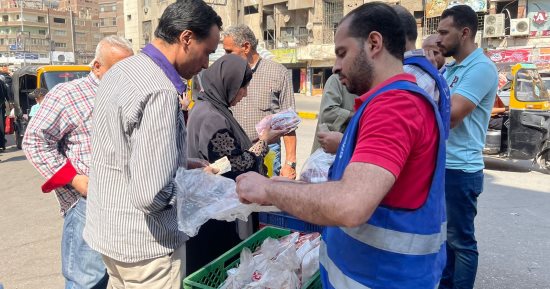 الفرخة بـ112 جنيها.. حياة كريمة توفر الدواجن بأسعار مخفضة فى الجيزة.. فيديو