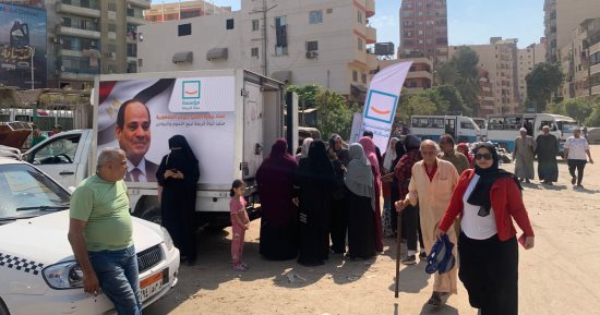 مؤسسة حياة كريمة تفتتح منفذا بالبساتين لتوزيع لحوم بأسعار مخفضة.. صور