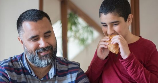 لو بتسأل نفسك دايمًا أنا أب كويس ولا لأ؟.. علامتين هيساعدوك تعرف الإجابة