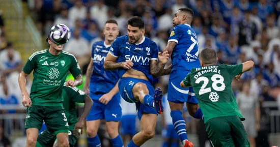 الإصابة تبعد الدوسرى عن الهلال أمام الاتفاق بالدورى السعودى