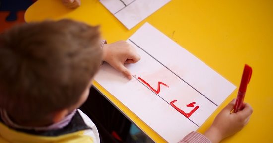 اتكلم عربى .. 6 نصائح لتطوير لغة الضاد عند الطفل