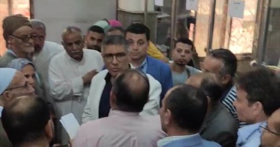 محافظ الجيزة يتفقد المركز التكنولوجى بحى الوراق لمتابعة استقبال طلبات التصالح