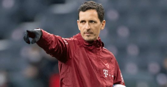 مدرب فرانكفورت: عمر مرموش فى حالة مثيرة للإعجاب